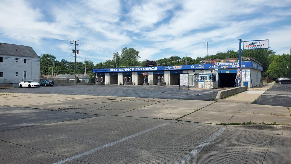 Primary Photo Of 2717 E 95th St, Chicago Carwash For Sale