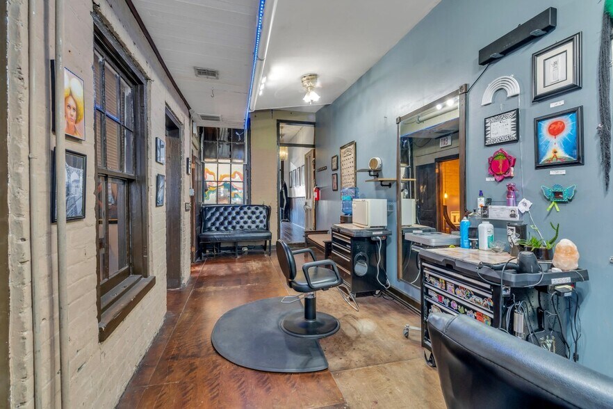 More Photos Of 1908 Magazine St, New Orleans Storefront Retail Residential For Sale
