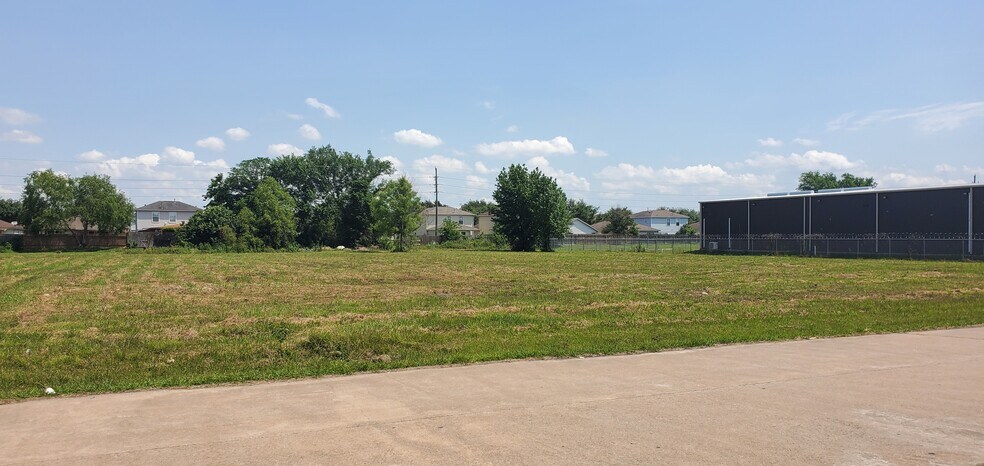 More Photos Of 18702 N Rankin Cir, Houston Land For Sale