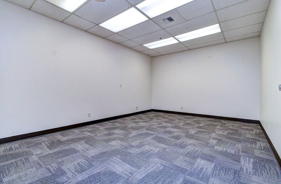 More Photos Of 3101 111th St SW, Everett Manufacturing For Lease