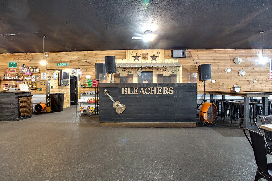 More Photos Of 418 Washington St, Chattahoochee Storefront For Sale