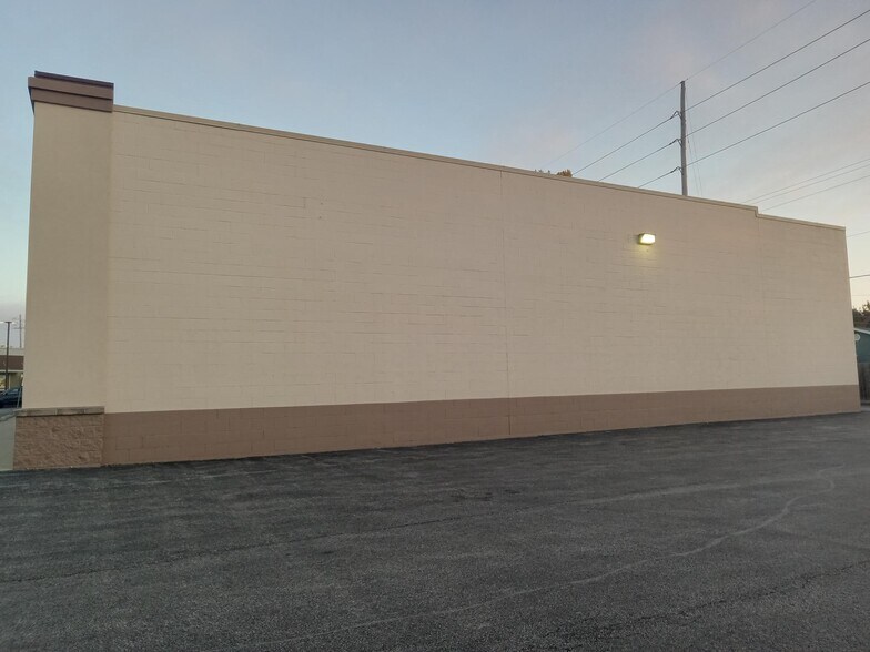 More Photos Of 1126-1144 Vaughn Rd, Wood River Unknown For Lease