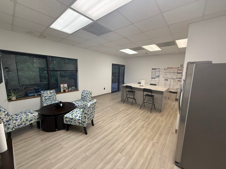 More Photos Of 3680 N Peachtree Rd, Chamblee Loft Creative Space For Lease