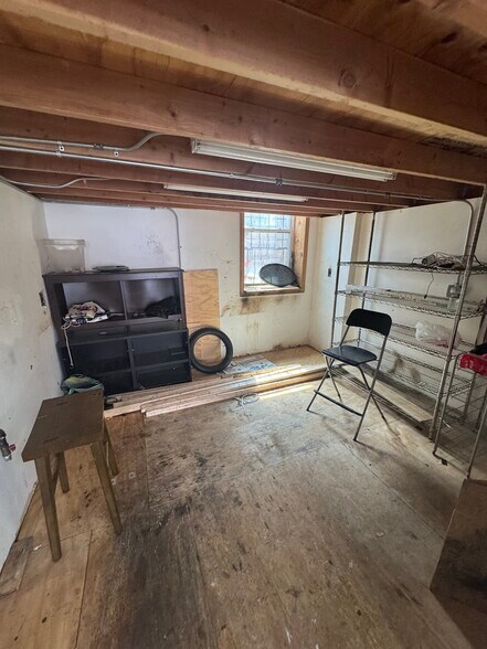 More Photos Of 986 Gates Ave, Brooklyn General Retail For Lease