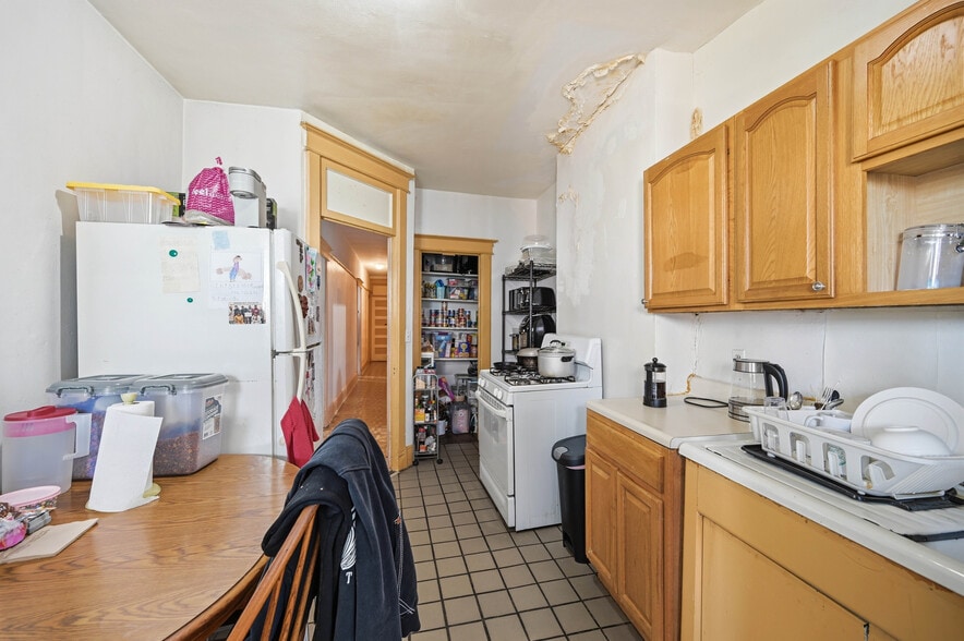 More Photos Of 25 Saratoga Ave, Yonkers Apartments For Sale