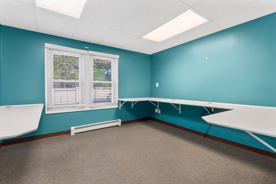 More Photos Of 256 Seaside Ave, Milford Medical For Lease