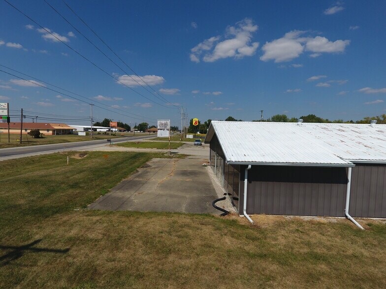 More Photos Of 11596 & 11638 IL Highway 1, Paris Warehouse For Sale