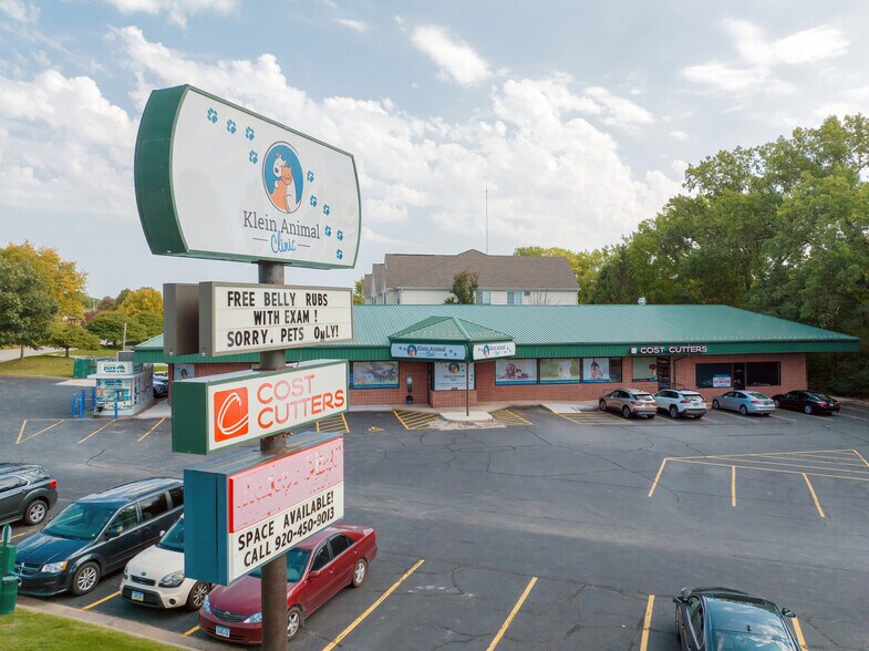More Photos Of 2925 18th St, Bettendorf General Retail For Lease
