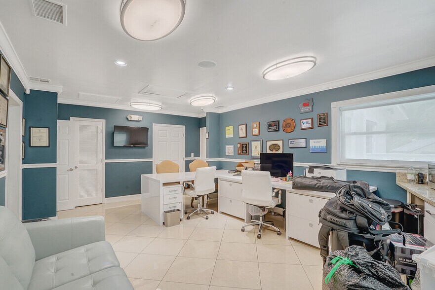 More Photos Of 1800 NE 26th St, Wilton Manors Medical For Lease