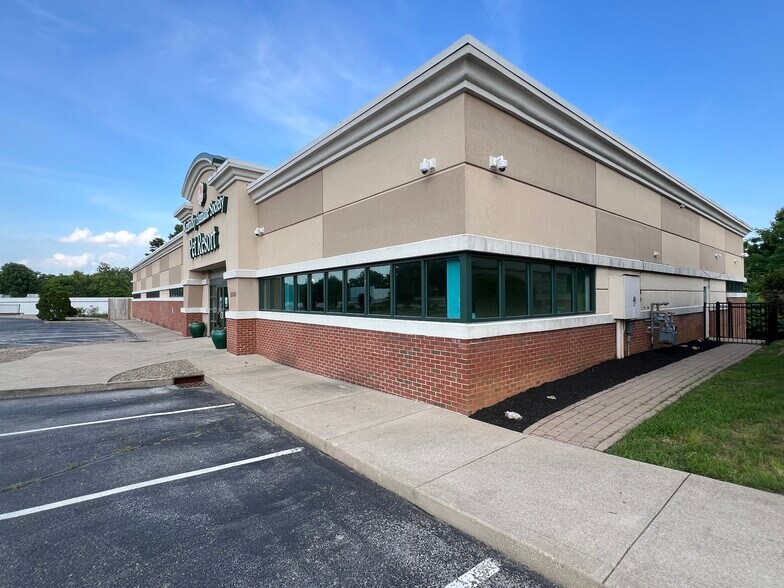 More Photos Of 13300 Magisterial Dr, Louisville Veterinarian Kennel For Lease