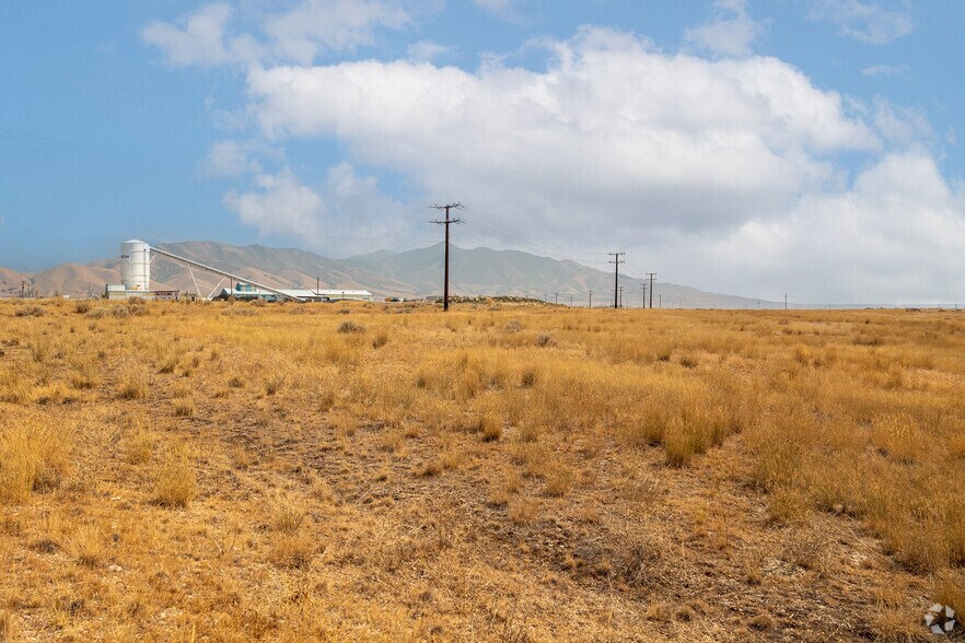 More Photos Of 300 S Industrial Loop Rd, Tooele Land For Sale
