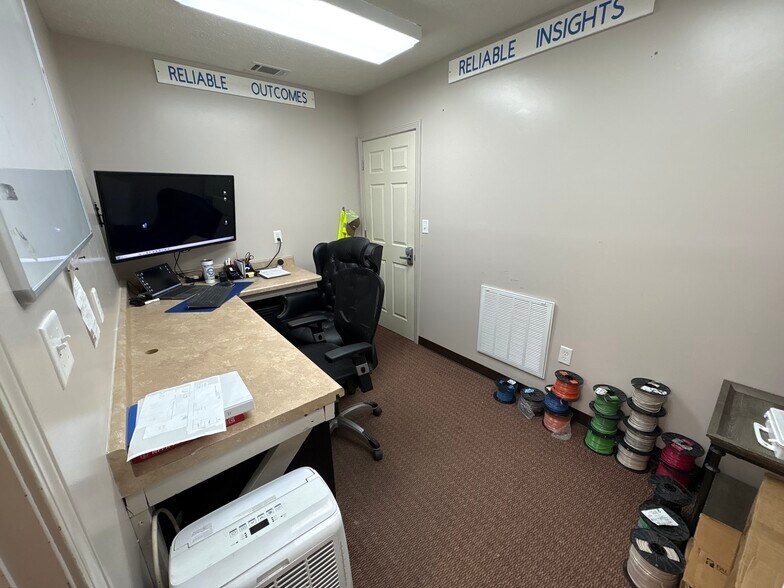 More Photos Of 707 Widewater Dr, Lafayette Industrial For Lease