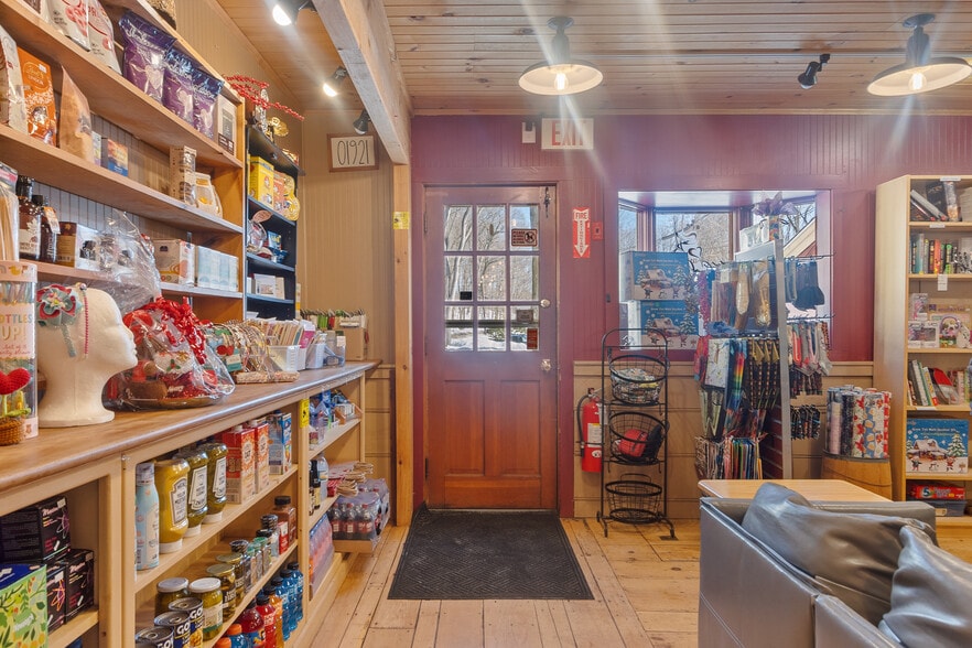 More Photos Of 561 Main St, Boxford General Retail For Sale