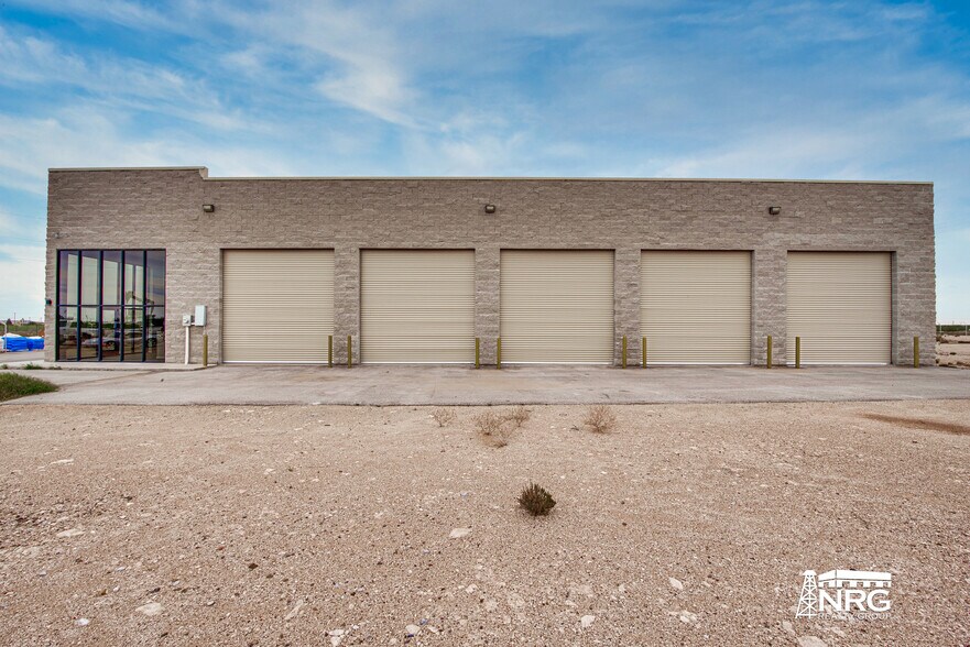 More Photos Of 1881 S Redline Ave, Odessa Warehouse For Lease