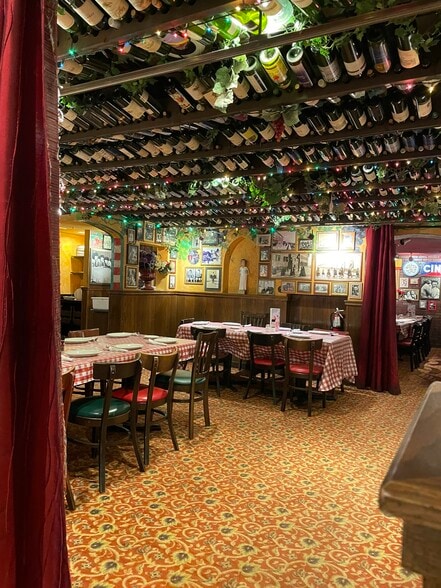 More Photos Of 643 Emerson St, Palo Alto Restaurant For Sale