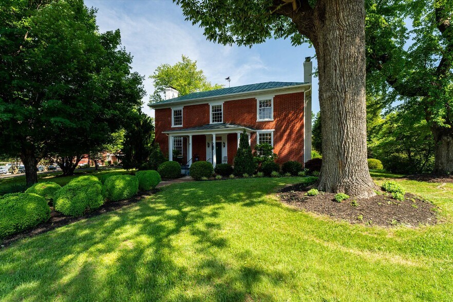 More Photos Of 252 David Bruce Ave, Charlotte Court House Hospitality For Sale