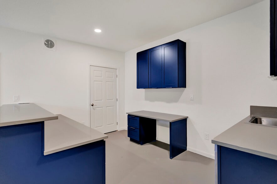 More Photos Of 5803 SE Johnson Creek Blvd, Portland Self Storage For Sale