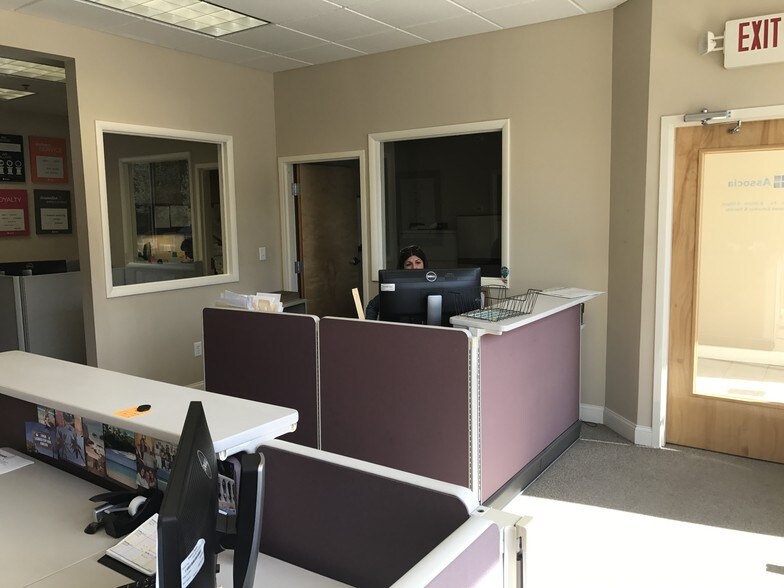 More Photos Of 117 Executive Dr, New Windsor Township Office For Lease