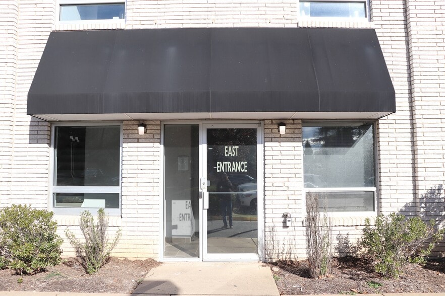 More Photos Of 3930 Walnut St, Fairfax Medical For Sale