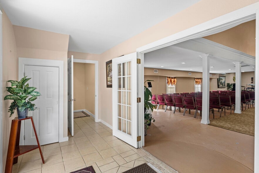 More Photos Of 11200 Thaxton Rd, Austin Religious Facility For Sale