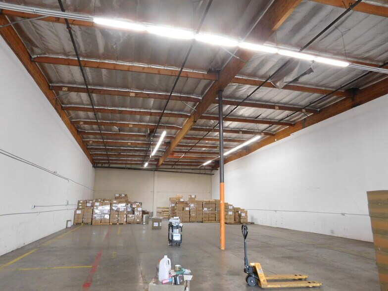 More Photos Of 4121 S Alameda St, Los Angeles Warehouse For Lease