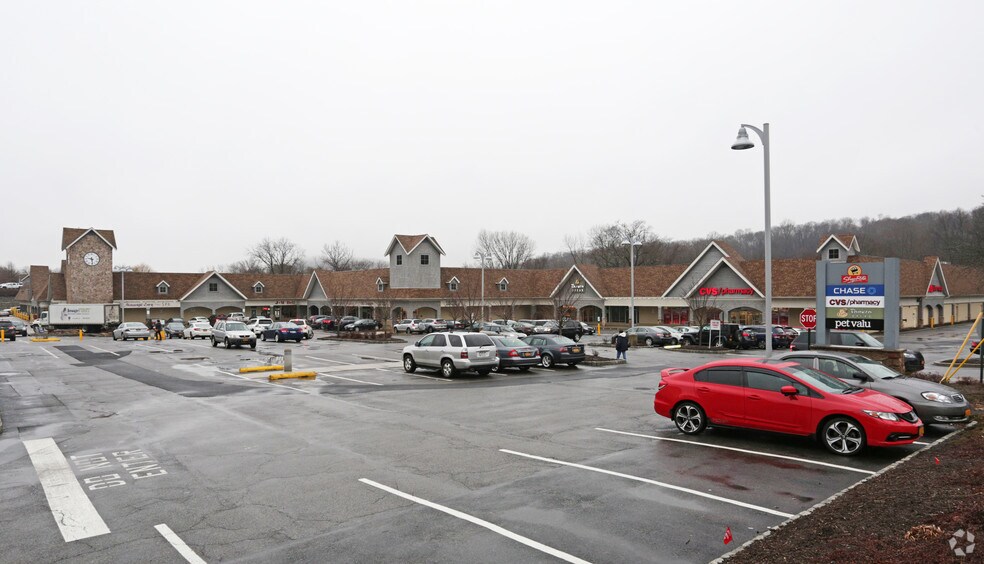 More Photos Of 711-747 Bedford Rd, Bedford Hills Freestanding For Lease