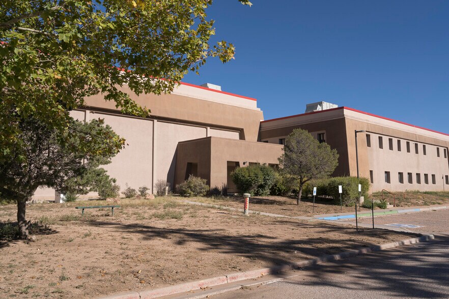 More Photos Of 1600 Saint Michaels Dr, Santa Fe Unknown For Lease