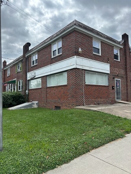 More Photos Of 802 Wabank St, Lancaster Flex For Lease