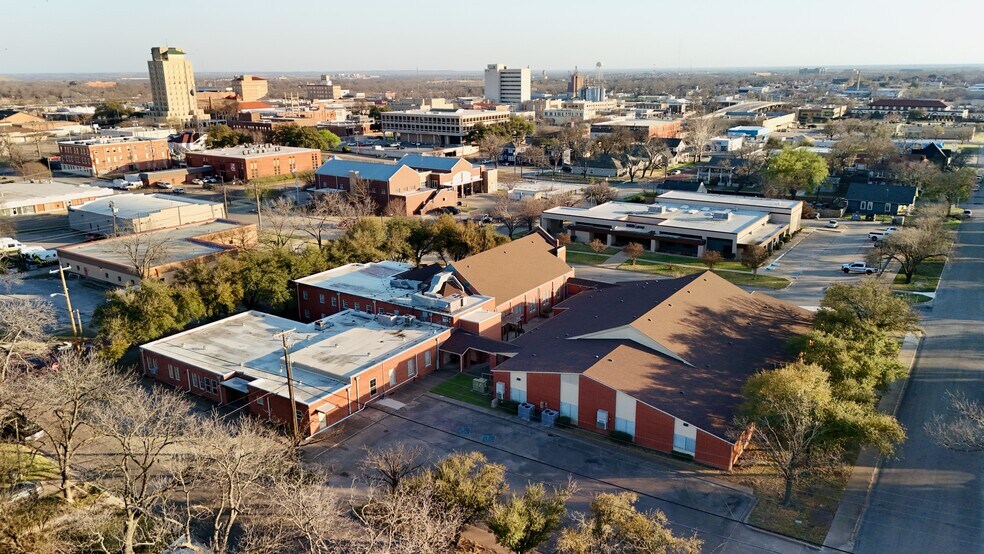 More Photos Of 300 N 5th St, Temple Religious Facility For Sale