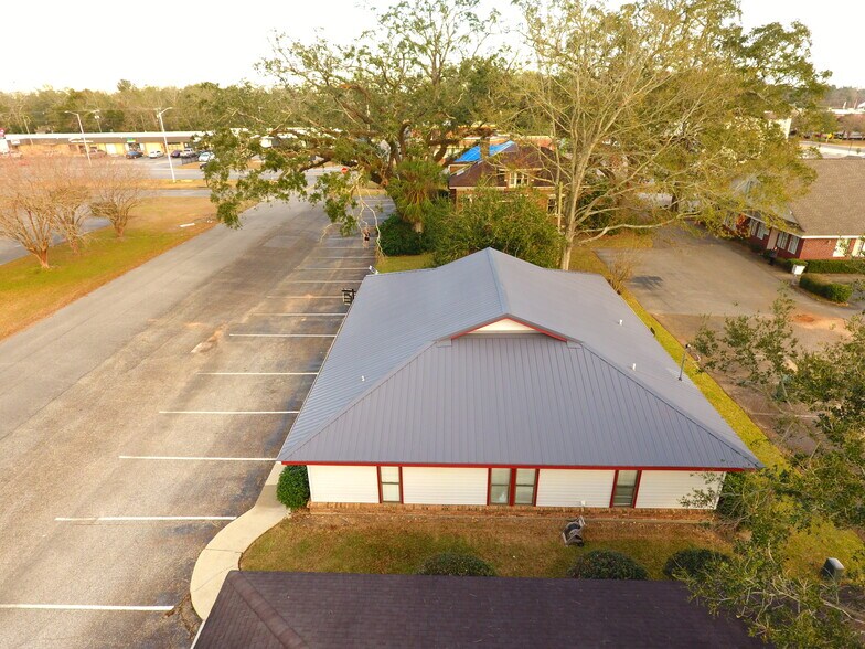 More Photos Of 105 W Camphor Ave, Foley Medical For Lease
