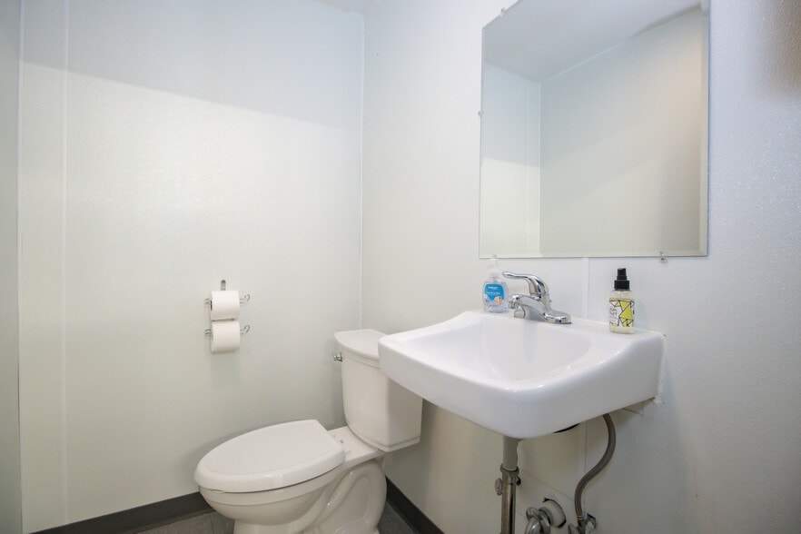 More Photos Of 2919 W Irving Park Rd, Chicago Office Residential For Sale