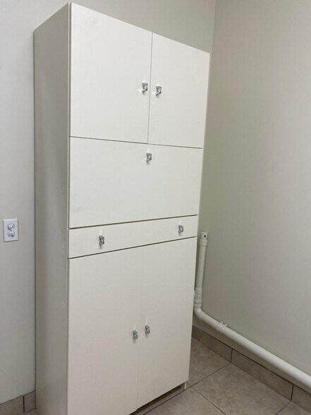 More Photos Of 1100 Industrial Rd, San Carlos Research And Development For Sale