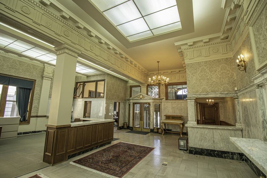 More Photos Of 301 Columbia St, Lafayette Office For Lease