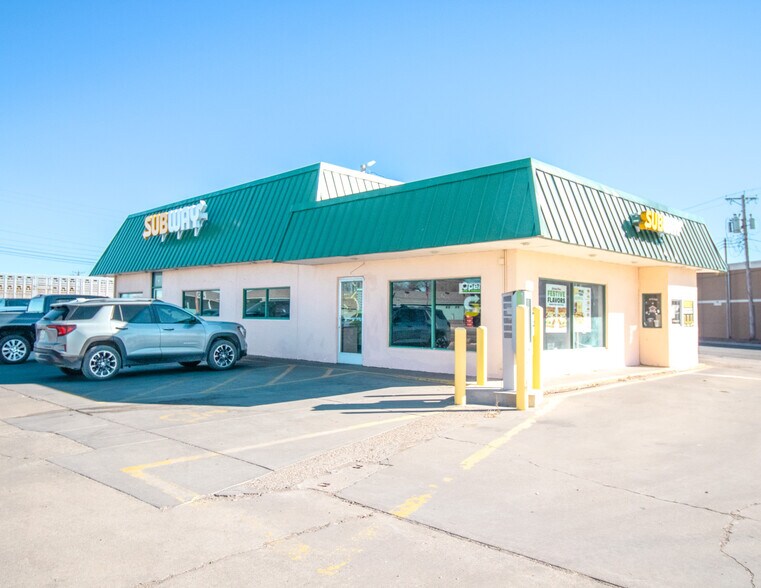 Primary Photo Of 216 Liberal St, Dalhart Fast Food For Sale
