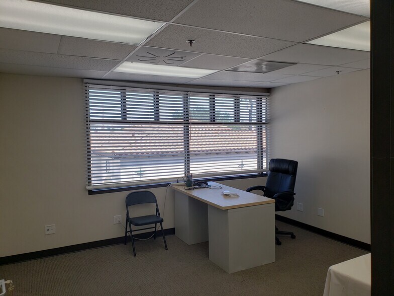 More Photos Of 28348 Roadside Dr, Agoura Hills Office For Lease