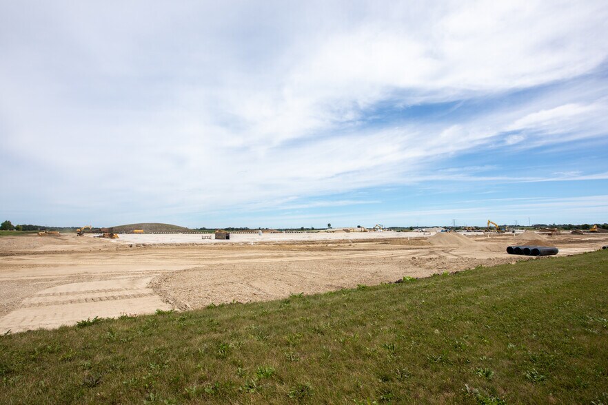 More Photos Of 8630 31rst St, Somers Distribution For Lease