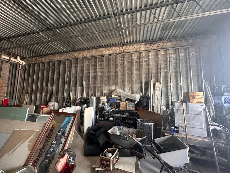 More Photos Of 8184-8198 N Dixie Hwy, Newport Freestanding For Lease