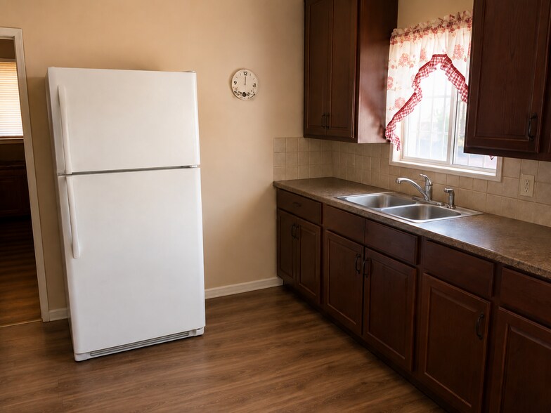 More Photos Of 9014 S Fir Ave, Los Angeles Apartments For Sale