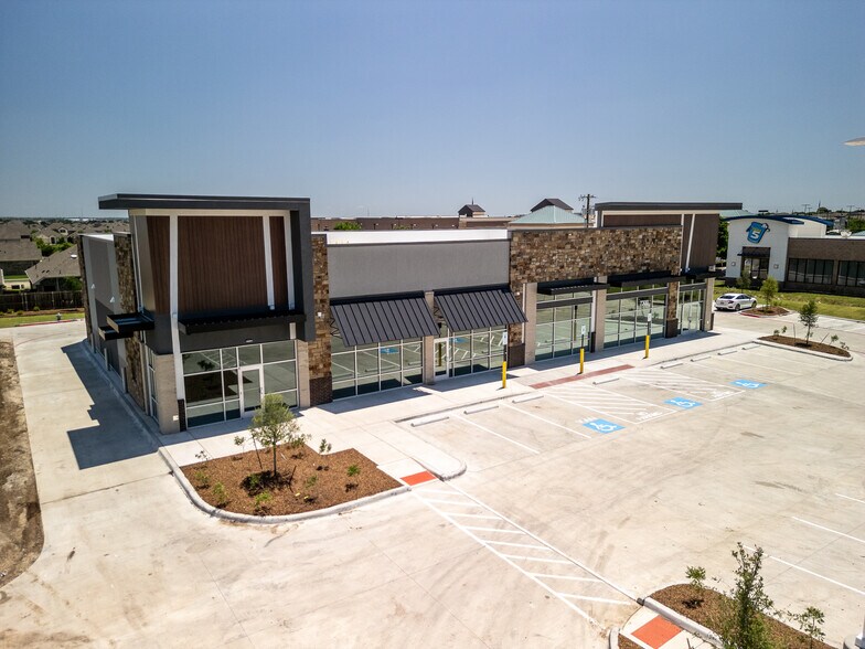 More Photos Of 7300 Blue Mound Rd, Fort Worth General Retail For Lease