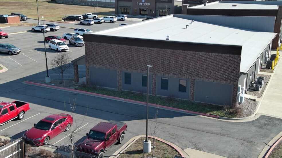 More Photos Of 6210 Huntington Cir, Fort Smith Storefront For Sale
