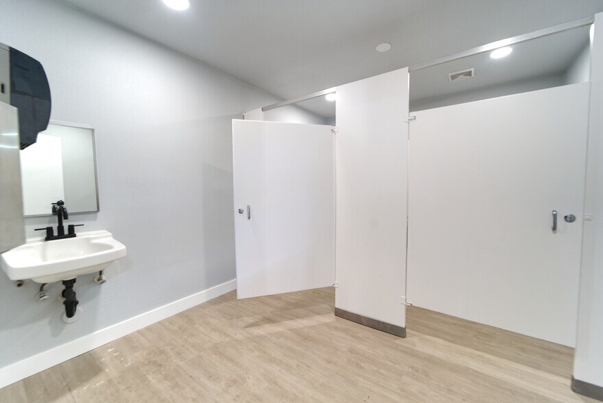 More Photos Of 5500 S Santa Fe Ave, Vernon Warehouse For Sale
