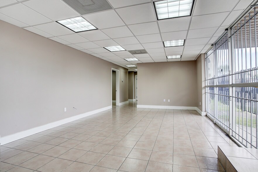 More Photos Of 5710 Star Ln, Houston Warehouse For Lease
