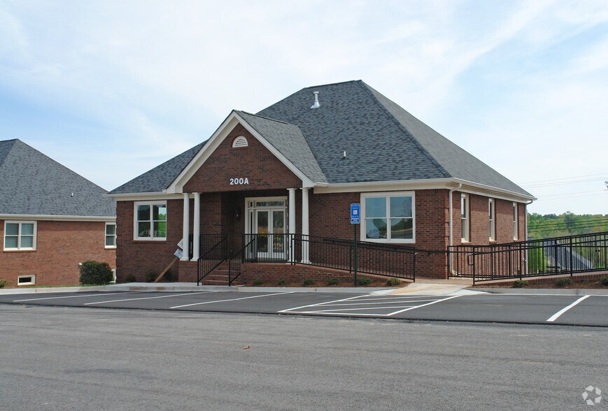 More Photos Of 4330 S Lee St, Buford Medical For Lease
