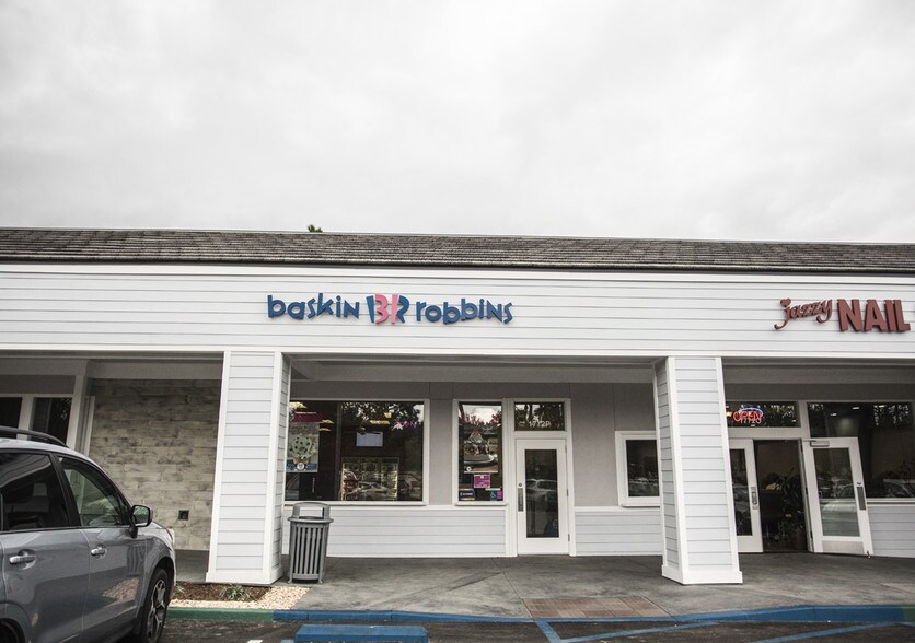 More Photos Of 1724-1772 Avenida De Los Arboles, Thousand Oaks Unknown For Lease