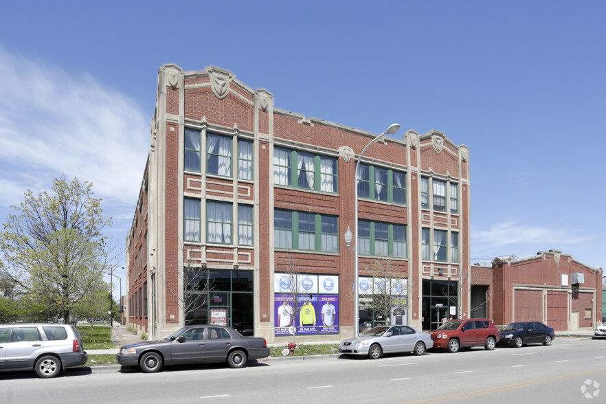 Primary Photo Of 2950 W Chicago Ave, Chicago Loft Creative Space For Lease