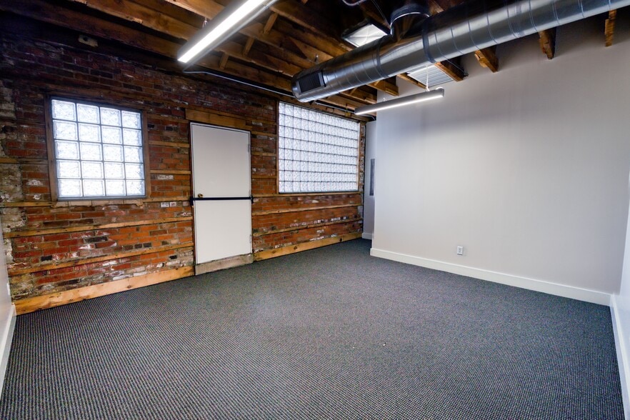 More Photos Of 805 8th St, Greeley General Retail For Lease