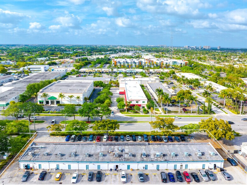 More Photos Of 130 NW 20th St, Boca Raton Unknown For Lease