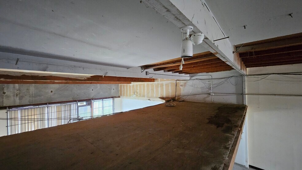 More Photos Of 200 Valley Dr, Brisbane Flex For Sale