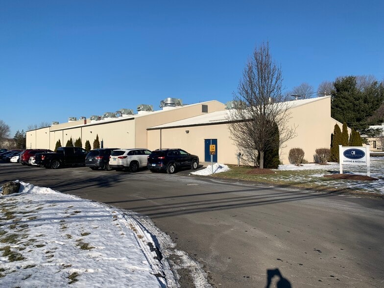More Photos Of 254-260 Branford Rd, North Branford Industrial For Sale