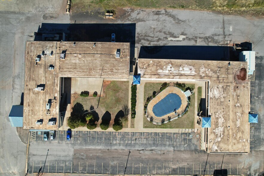 More Photos Of 2500 S Main St, Elk City Hotel For Sale